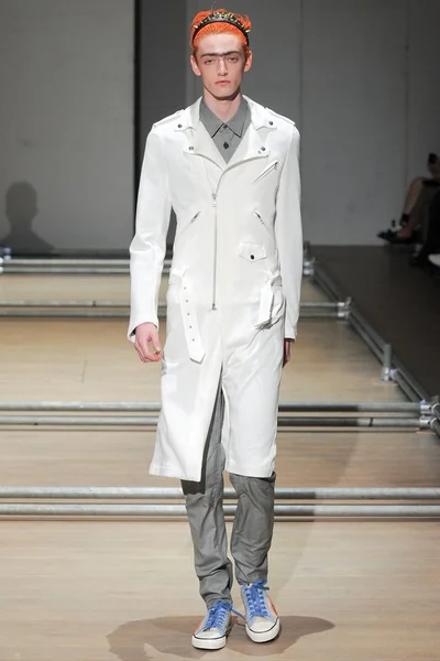 Look 15